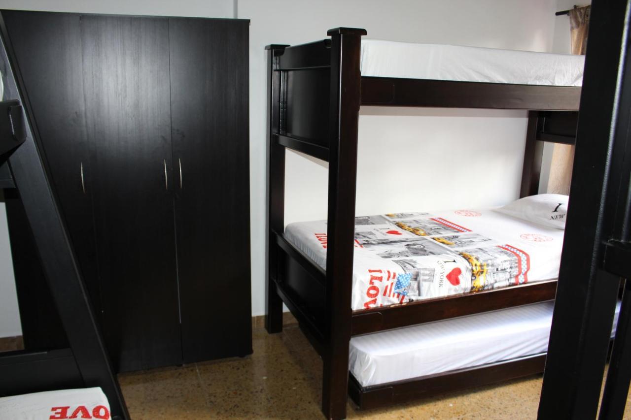 Apartamentos Excelente Ubicacion Меделин Екстериор снимка