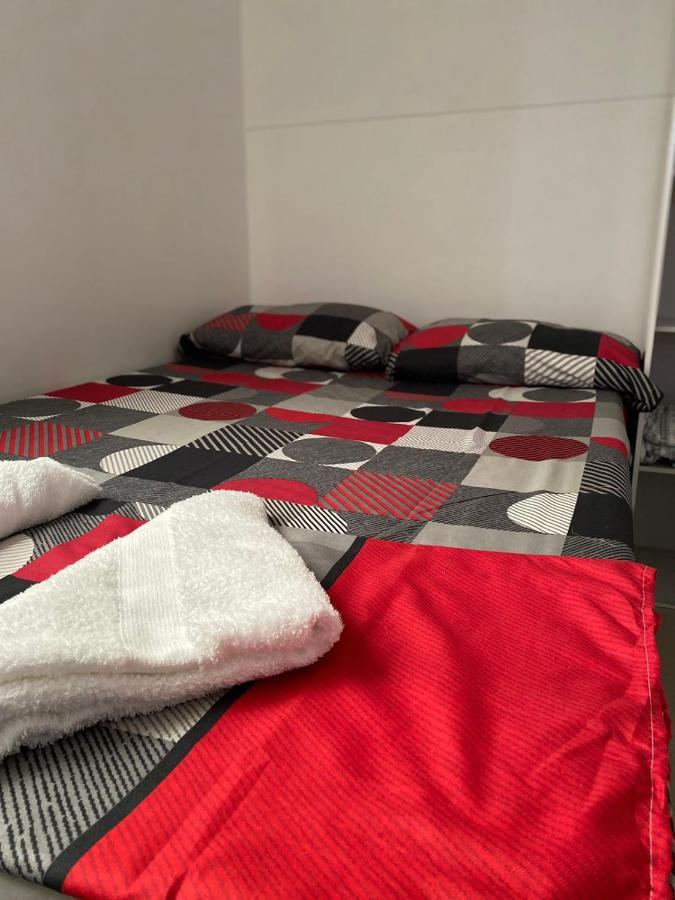 Apartamentos Excelente Ubicacion Меделин Екстериор снимка