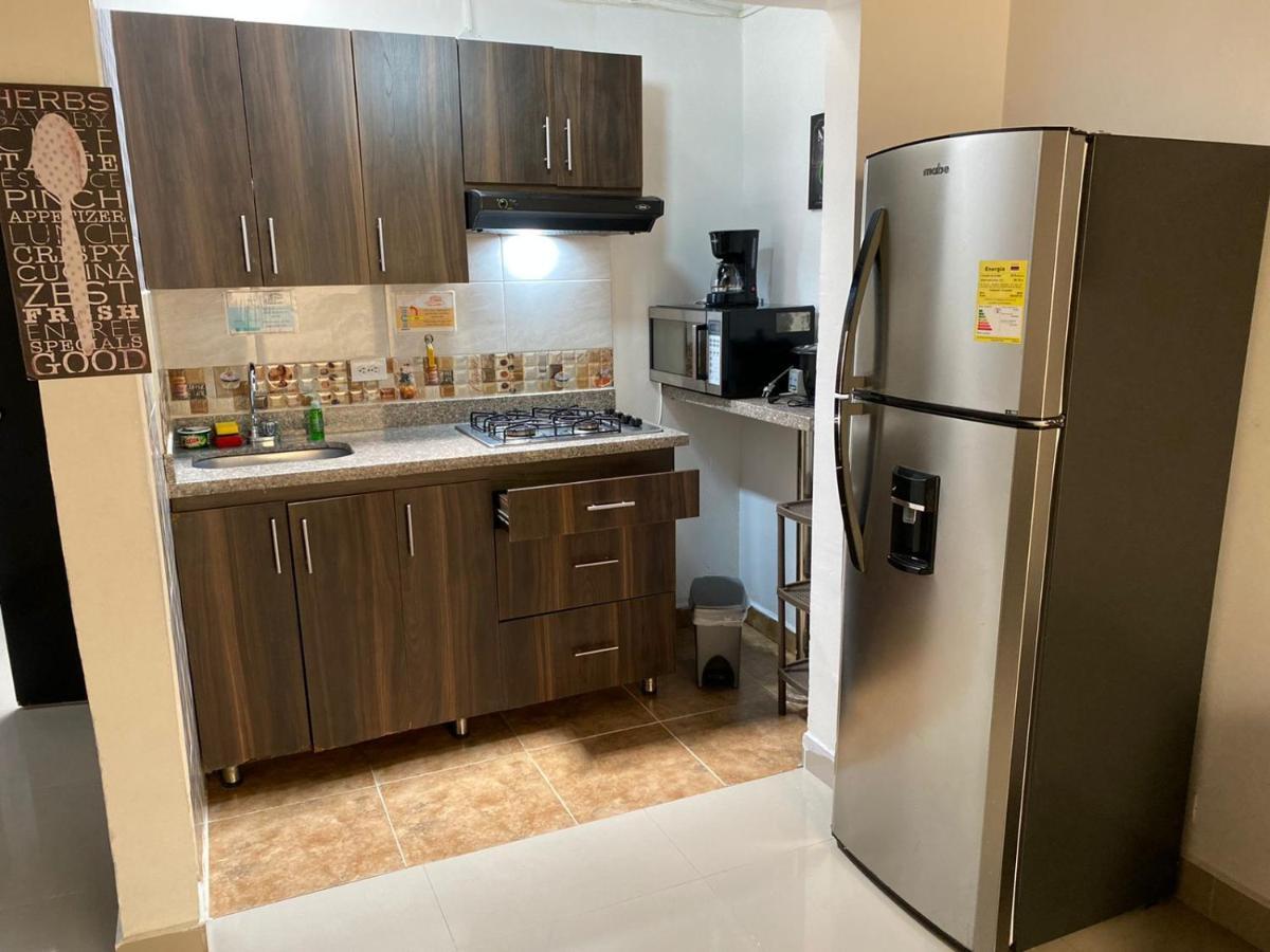 Apartamentos Excelente Ubicacion Меделин Екстериор снимка