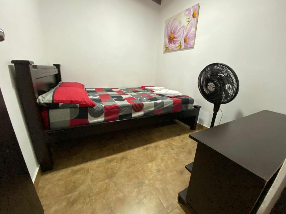 Apartamentos Excelente Ubicacion Меделин Екстериор снимка